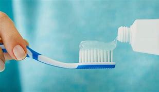 youll wonder where the yellow went when you brush your teeth with pepsodent